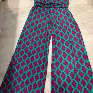 Palazzo pants in a fun retro-inspired print